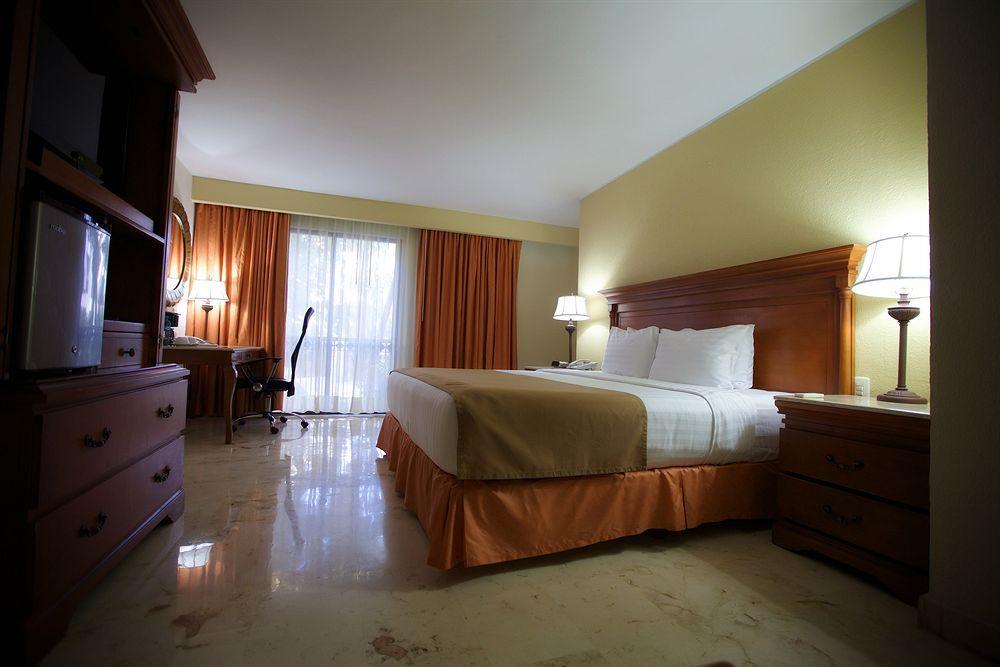 Continental Caribe Bay Hotel Chetumal Exterior photo
