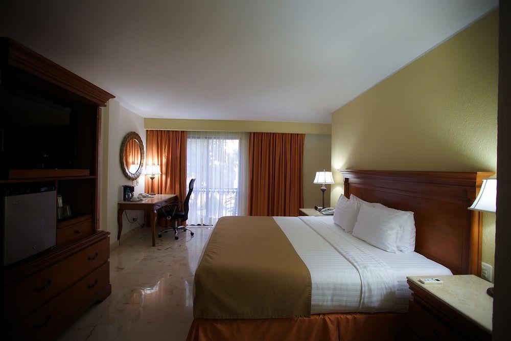 Continental Caribe Bay Hotel Chetumal Exterior photo