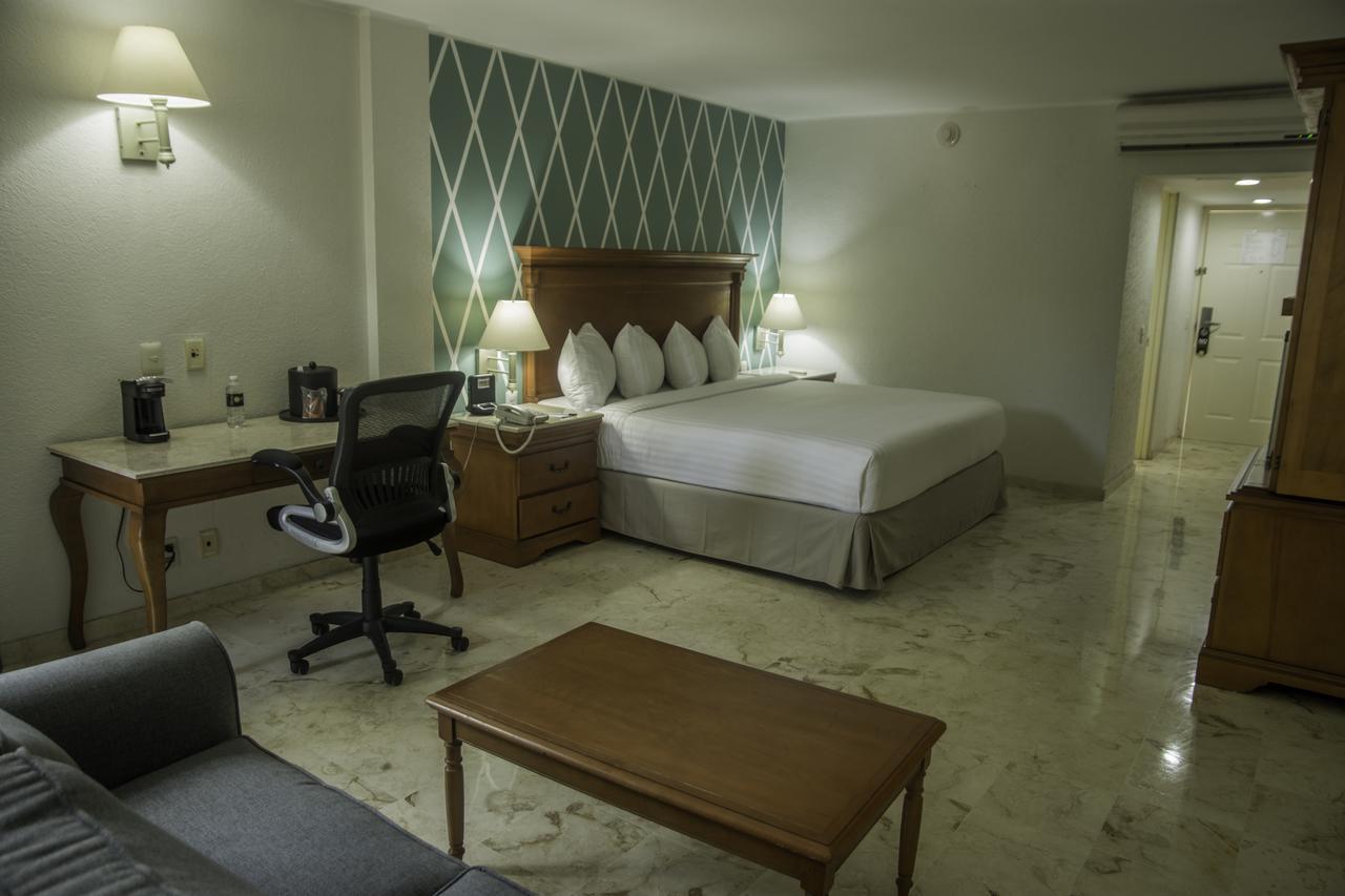 Continental Caribe Bay Hotel Chetumal Exterior photo